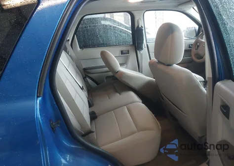 2011 Ford Escape Xlt z USA, uszkodzony, nr VIN 1FMCU0D72BKB57072